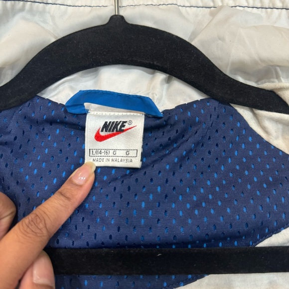 Vintage Nike Windbreaker - Picture 5 of 7